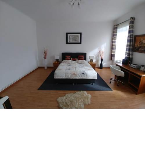 Apartment near center