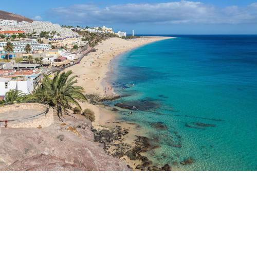 Apartment near the beach with a huge terrace patio, wifi and parking