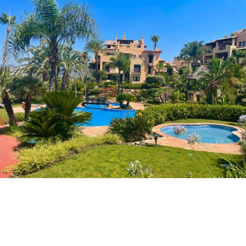 Apartment next to the El Campanario, Atalaya Golf