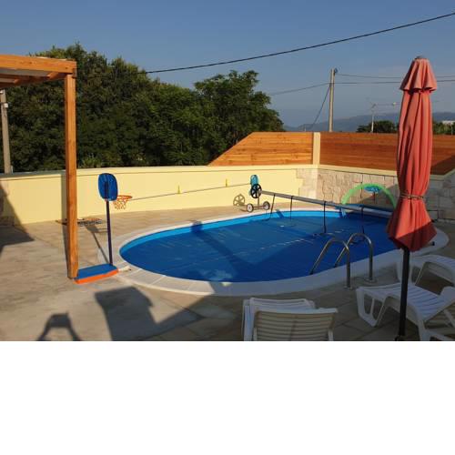 Apartment Noa with pool