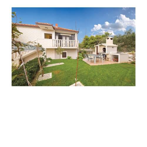 Apartment Okrug Gornji with Sea View III