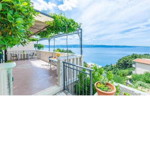 Apartment Omis with Sea View IV