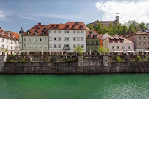 Apartment on Ljubljana Riverbank - Svetla Tocka