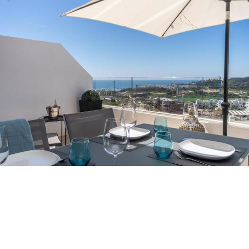 Apartment One80 with sea views and walking distance to the beach in Estepona