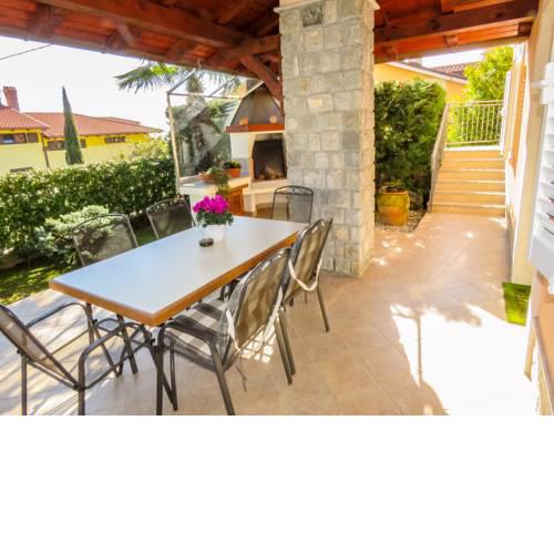 Apartment Palmic - One Bedroom Apartment with Sea View