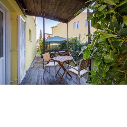Apartment Pavlovic 228