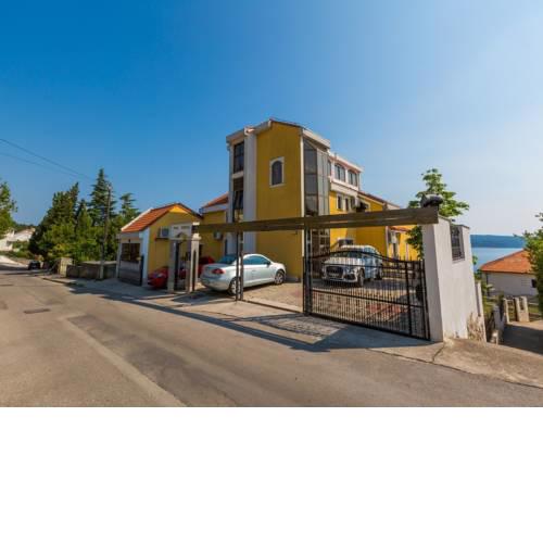 Apartment Pericic Zuti