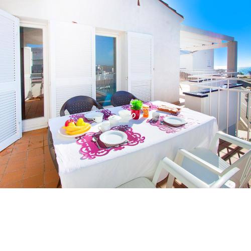 Apartment Platja de Roses-3 by Interhome