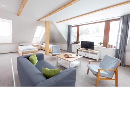 Apartment Plzeňská FOR4, Free Parking, 1 min to Tram