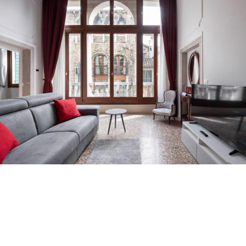 Apartment Ponte Raspi Canal View