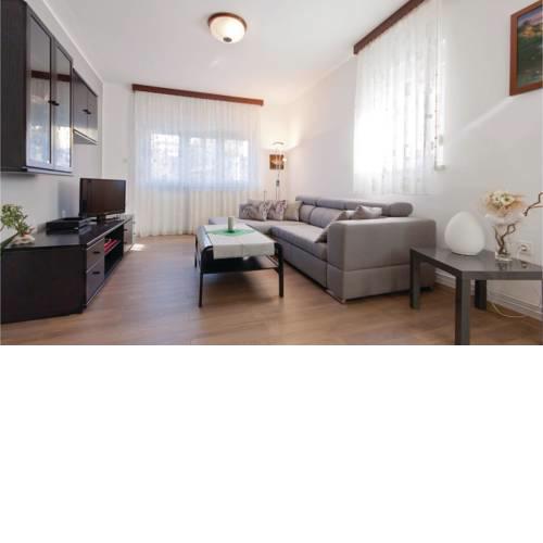 Apartment Pula Menacija Priska