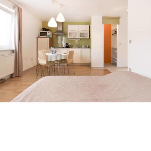 Apartment Rainbow Studio