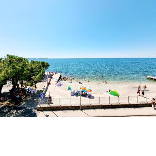 APARTMENT RIVIERA