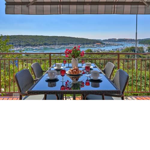 Apartment SANJA with seaview