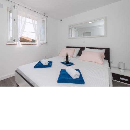 Apartment Semi