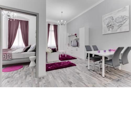 Apartment Thunovská 10
