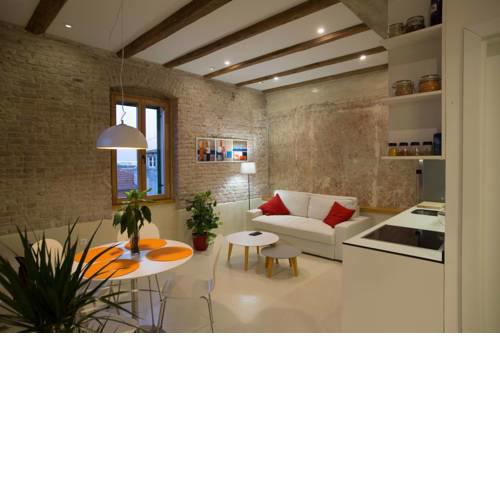 Apartment Traces