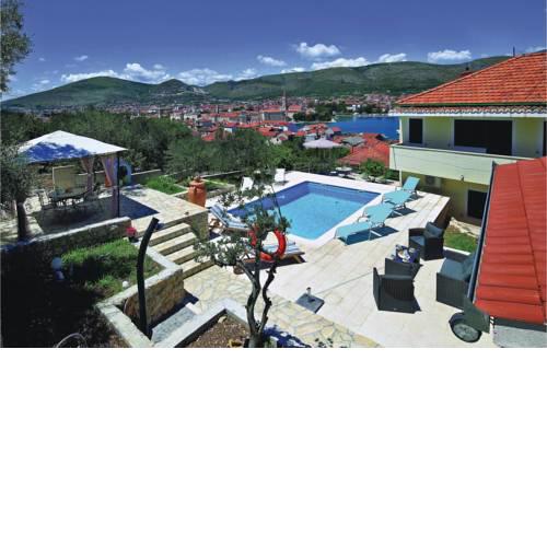 Apartment Trogir with Sea View 06