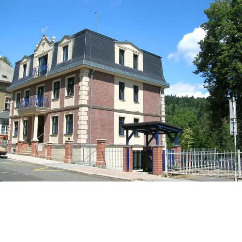Apartment Twain