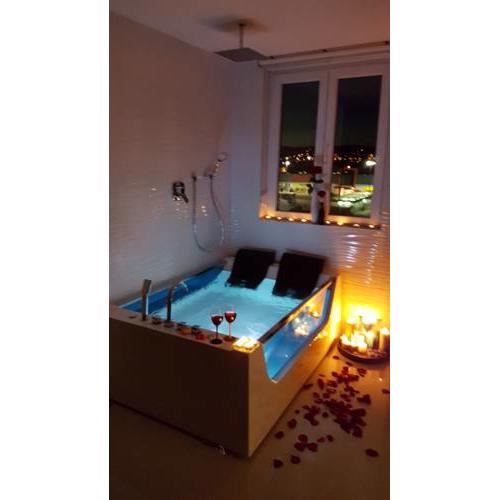 Apartment VAL - Private SPA- Jacuzzi, Infrared Sauna, Parking with video surveillance, Entry with PIN 0 - 24h, Book without credit card