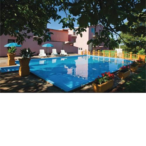 Apartment Valtursko Polje 68 with Outdoor Swimmingpool