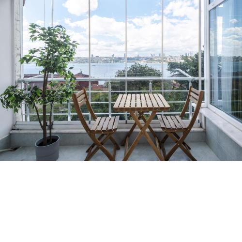 Apartment with a Panoramic Bosphorus View
