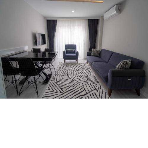 Apartment with Balcony Close to Beach in Muratpasa