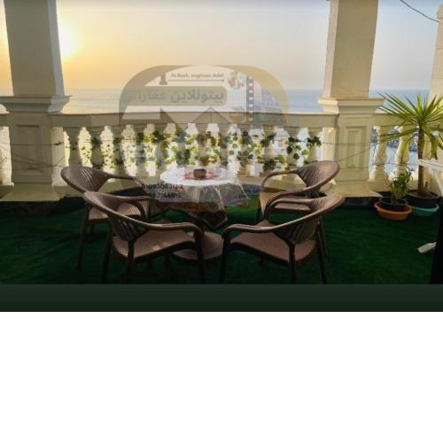 Apartment with direct sea view in the finest places, hotel furnishings