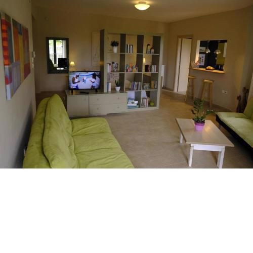 Apartment with garden in Thessaloniki.