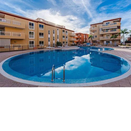 Apartment with Heated Pool in Callao Salvaje