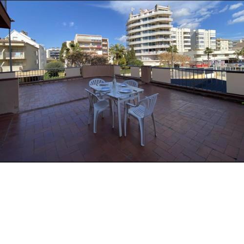 Apartment with large terrace, in Santa Margarita