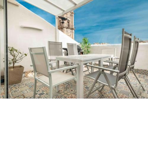 Apartment with private patio & Cathedral views