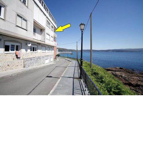 Apartment with sea views
