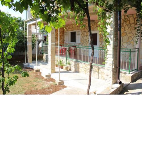 Apartment with Terrace and Garden