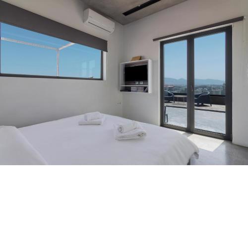 Apartment With Terrace In Piraeus
