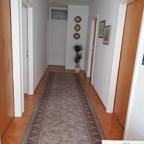 Apartments and Rooms Jasminka