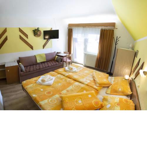 Apartments and Rooms Ražen