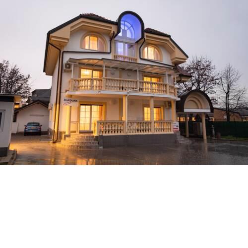 Apartments and Rooms Rubina