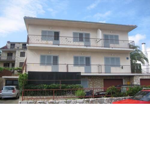 Apartments and rooms Tonka