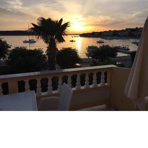 Apartments and Rooms Villa Luci