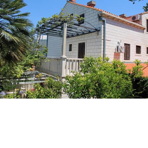 Apartments and Rooms Villa Mir