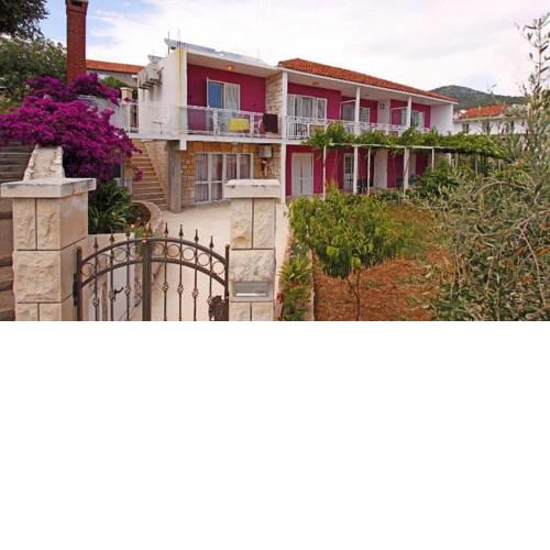 Apartments and rooms with parking space Hvar - 15706