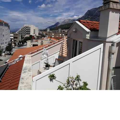 Apartments and rooms with parking space Makarska - 18106
