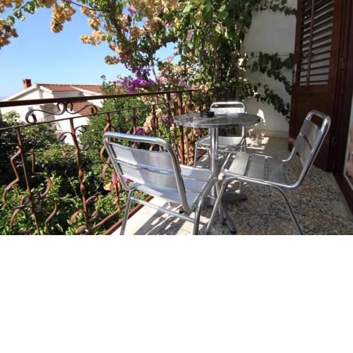 Apartments and rooms with parking space Makarska - 9128