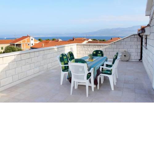 Apartments and rooms with parking space Supetar, Brac - 5658