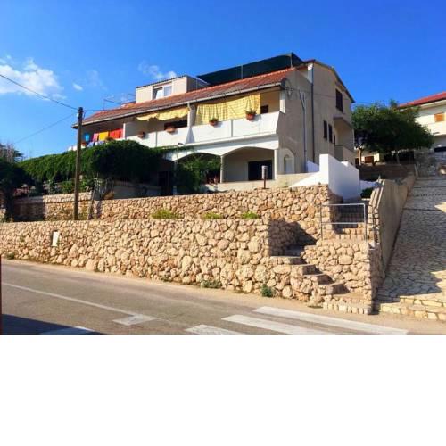 Apartments and rooms with parking space Zubovici, Pag - 16063