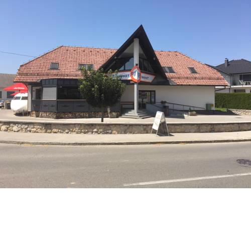 Apartments Avio
