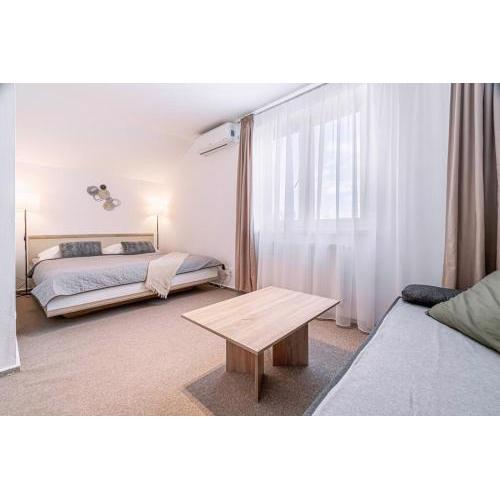 Apartments by Pyramide: Sylvestr