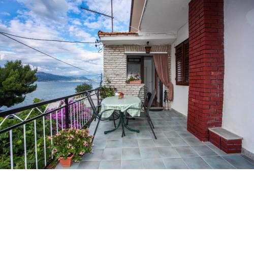 Apartments by the sea Arbanija, Ciovo - 17280