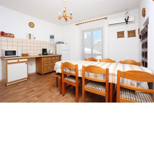 Apartments by the sea Arbanija, Ciovo - 17332